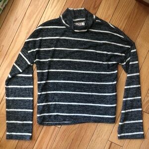 So Stripe Cowlneck long sleeve shirt